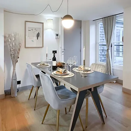 With Lift & Ac Saint-germain-des-pres *