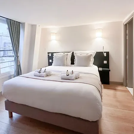 With Lift & Ac Saint-germain-des-pres * Parigi