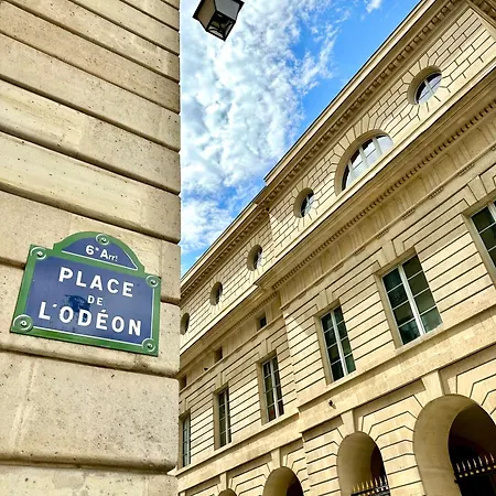With Lift & Ac Saint-germain-des-pres Parigi